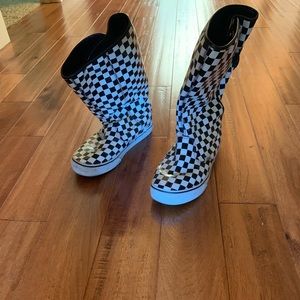 Size 7 Vans rain boot/sneakers